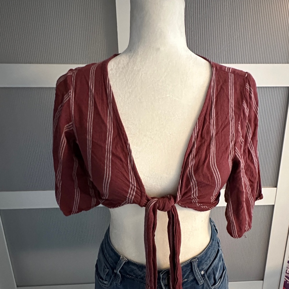 American Eagle Outfitters Cropped Tie Top